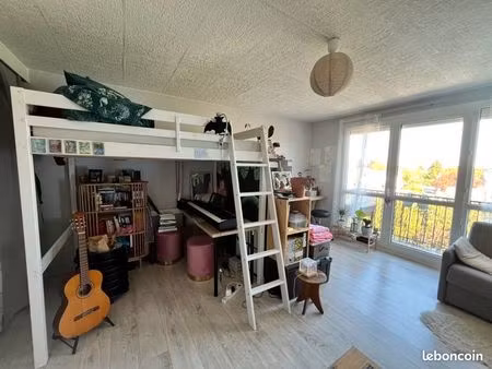studio 1 pièce 32 m²