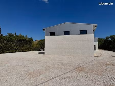 local d'activités de 280 m²