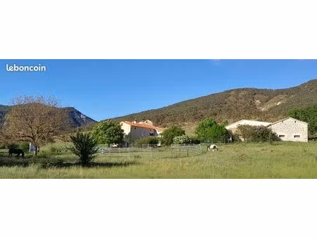 propriété agricole équestre 132 ha  maison  écuries