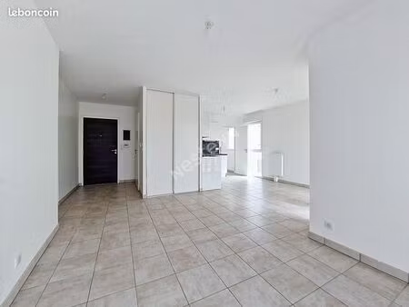 appartement 3 pièces 64 m²