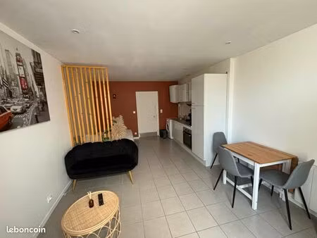 chauvigny - studio - centre ville - 25m2