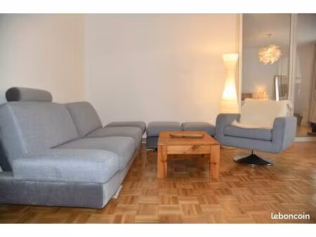 beau f2 meublé lumineux avec balcon et garage