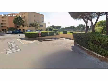 box fermé dans résidence sécurisée