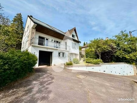 maison 7 pièces 211 m²