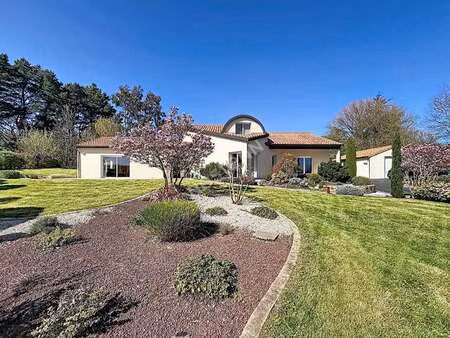 vente maison à oudon (44521) : à vendre / 208m² oudon