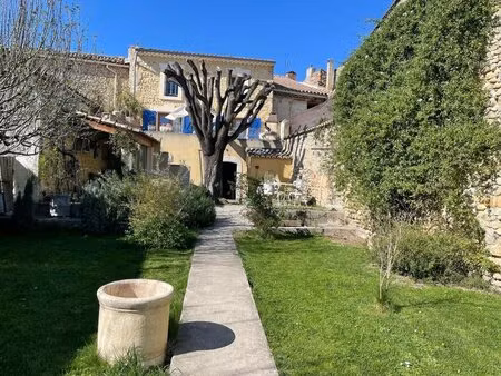authentique demeure provençale 18eme en pierres 196m² 3/4 chambres jardin et terrasse...