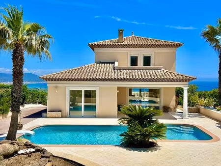 villa d’exception à saint-aygulf – vue mer panoramique & cadre unique