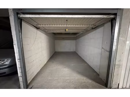 location stationnement  m² t- à mandelieu-la-napoule  120 €