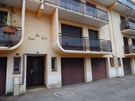 ref 00011 appartement f3 vide dans residence de standing