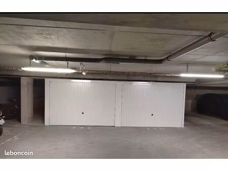 grand box en sous sol à louer
