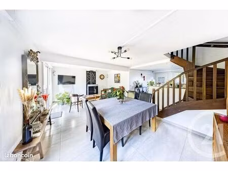 maison 6 pièces 104 m²