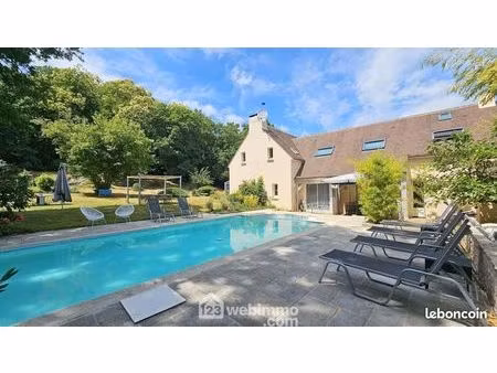 maison 11 pièces 322 m²