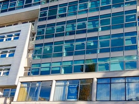 bureau privé à louer pour 1 personnes à massy  stop & work massy