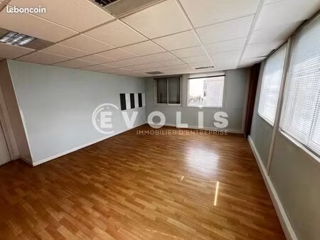 bureau 31 m²