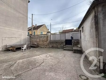 local 42 m²