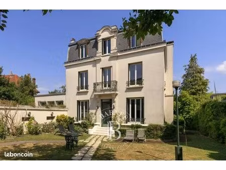 hôtel particulier 10 pièces 370 m²