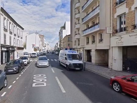 local commercial 599 m²