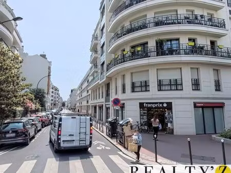 local commercial 104 m²