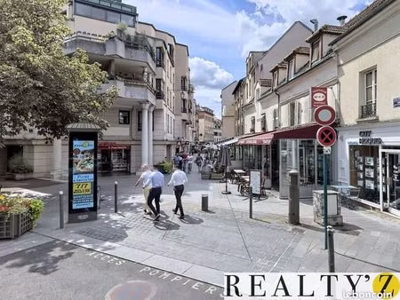 local commercial 111 m²