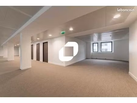 bureau 81 m²