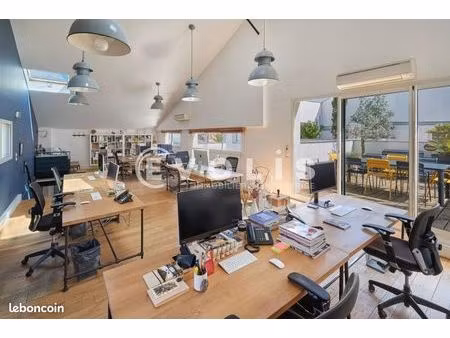 bureau 150 m²
