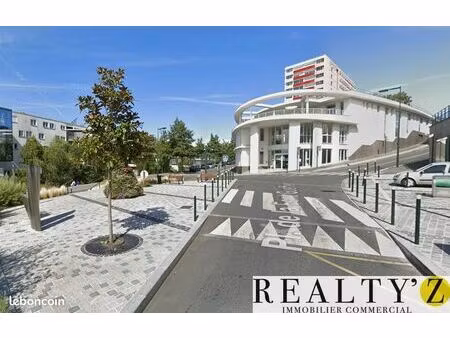 local commercial 170 m²