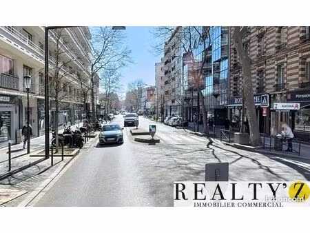 local commercial 170 m²
