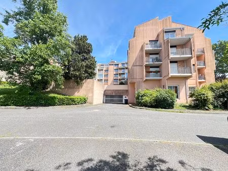 parking / box