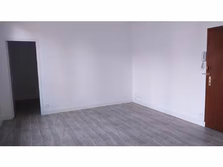 t2 vide a l'annee - bayonne centre ville