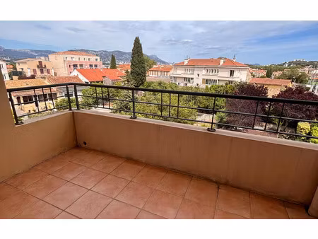 location appartement  m² t-3 à la seyne-sur-mer  850 €