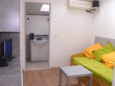 charmant studio climatise dans une colocation
