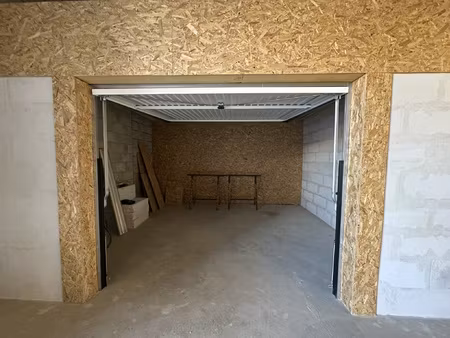 garage / box à louer - pérouse