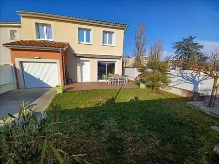 maison - 111 51 m2 - 4 pièces - non meublé