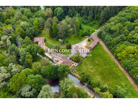 domaine d'exception avec trois maisons aux portes de poitiers