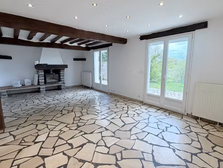 a louer - grande maison avec jardin proche sens