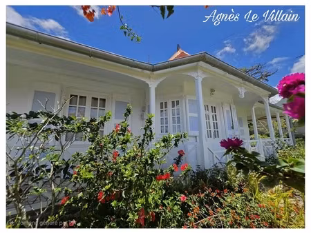 authentique villa créole restaurée avec garage