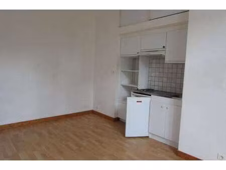 location appartement 2 pièces à dinan (22100) : à louer 2 pièces / 33m² dinan