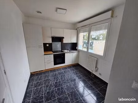 maison t2 en duplex avec grande terrasse