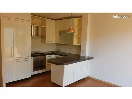 t2 rénové avec grand balcon sud – 5 min frontière / tram croix-d'ambilly – calme
