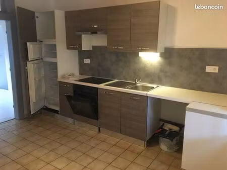 partie de maison f2 bis avec terrasse