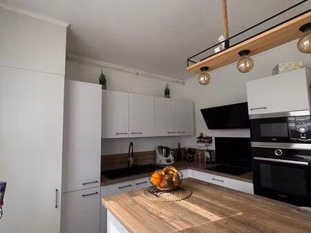 t3 lumineux avec véranda  garage