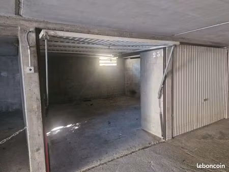deux garages a loué