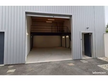 local artisanal/ stockage