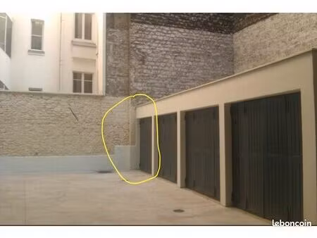 box voiture fermé