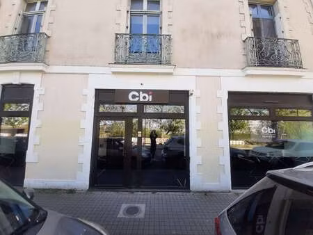 location bureaux et commerces à nantes île de nantes (44000) : à louer / 134m² nantes île 