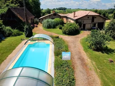 propriété avec 2 gîtes indépendants piscine 8 600 m²