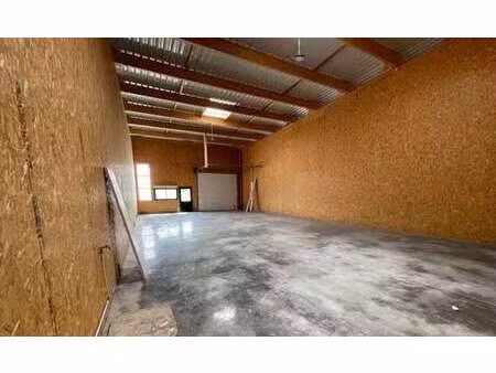 location garage box et parking à saint-lyphard (44410) : à louer / 50m² saint-lyphard