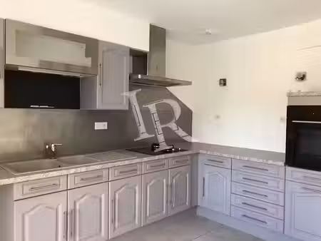 location appartement 3 pièces 70 m² à aiguilhe (43000)  640 €