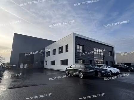 vente local d'activités 1 553 m²