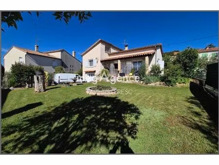 maison à ste tulle  plain pied  100m2  553m2 de terrain